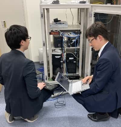 ITスキルを磨き、お客様の「困った」を解決に導く技術者に！